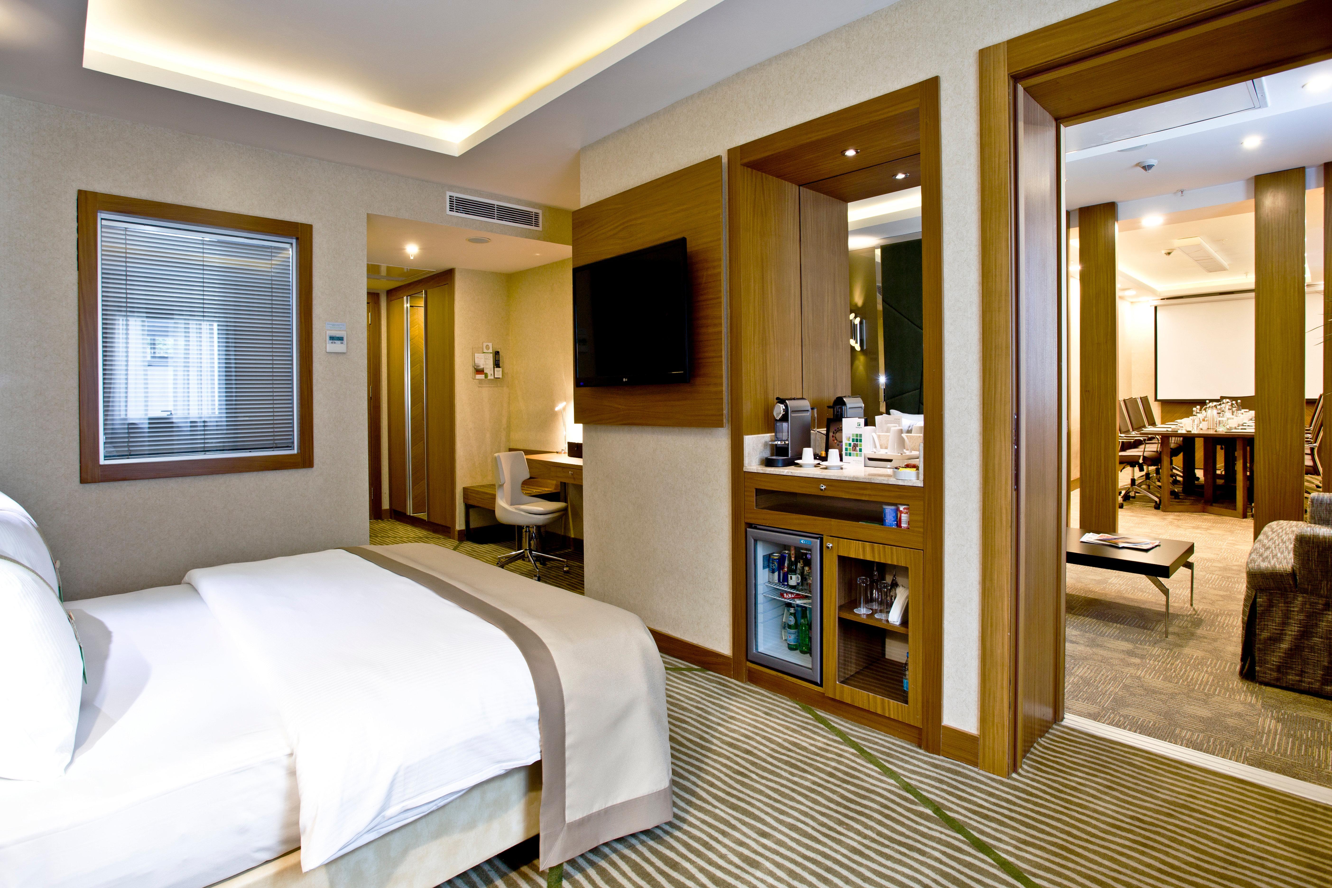 Holiday Inn Gaziantep By Ihg Bagian luar foto