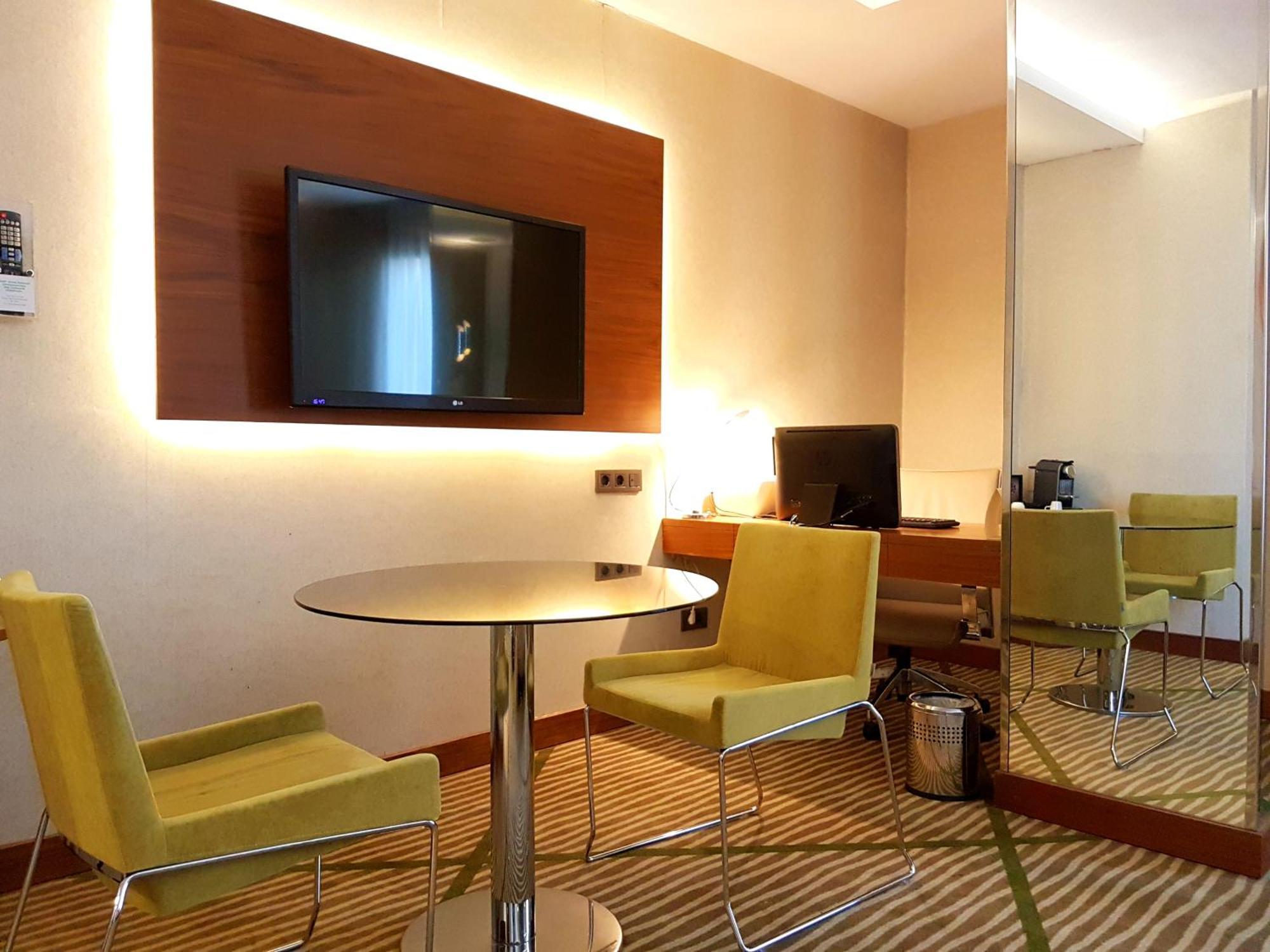 Holiday Inn Gaziantep By Ihg Bagian luar foto