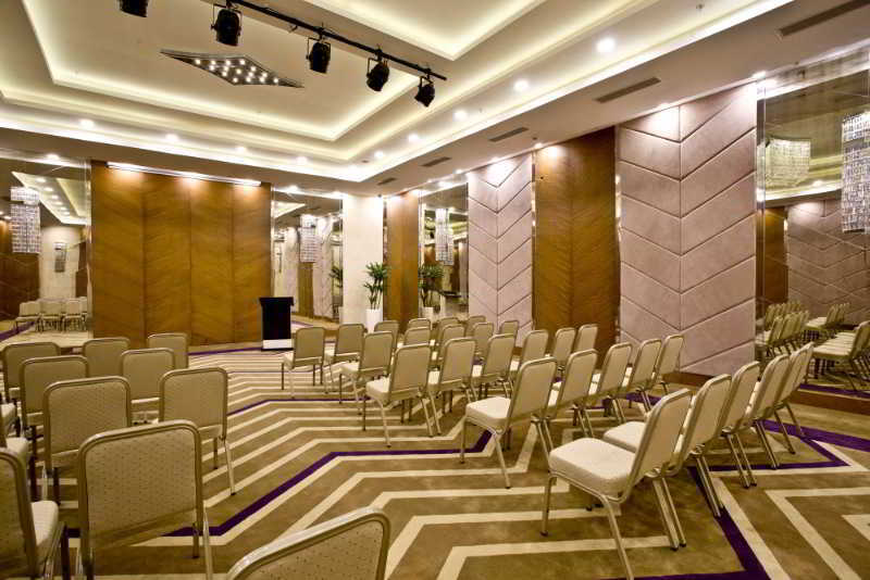 Holiday Inn Gaziantep By Ihg Bagian luar foto
